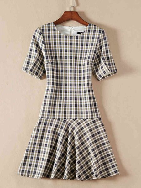 Casual Dresses Gird pattern female mermaid dressed in short sleeves dresses E7V1, Black;gray
Casual Dresses Gird pattern female mermaid dressed in short sleeves dresses E7V1, Black;gray