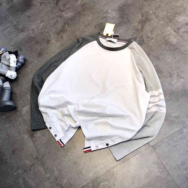 2022 factory wholesale new model raglan long sleeve four bar t-shirt women's spring and autumn round neck pullover casual loose color, White
2022 factory wholesale new model raglan long sleeve four bar t-shirt women's spring and autumn round neck pullover casual loose color, White