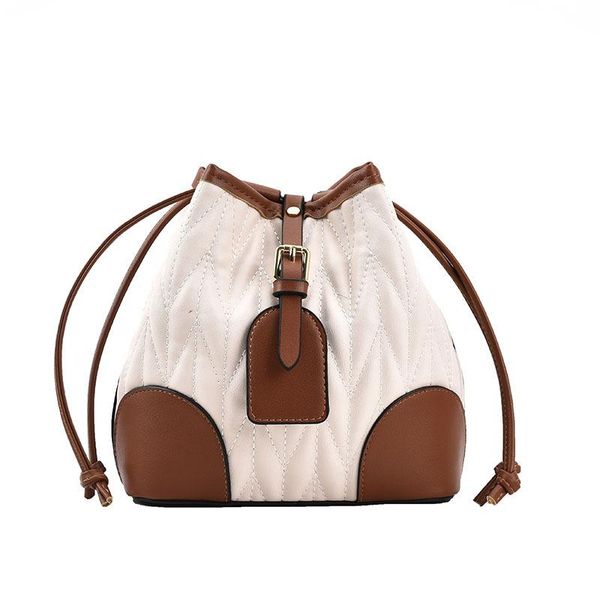 evening bags 2021 autumn and winter shoulder bag fashion contrast lingge messenger women's korean version foreign style bucket
evening bags 2021 autumn and winter shoulder bag fashion contrast lingge messenger women's korean version foreign style bucket