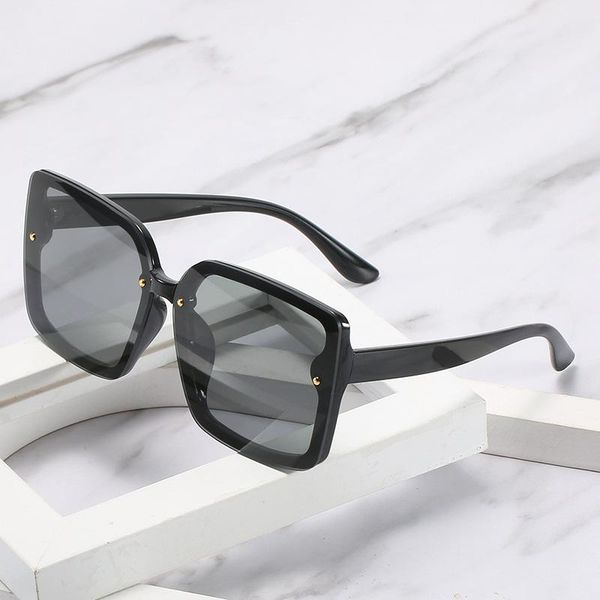 women fashion sunglasses retro rice nail personality square men trend wild street driving glasses, White;black
women fashion sunglasses retro rice nail personality square men trend wild street driving glasses, White;black