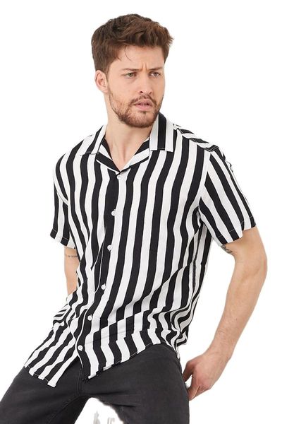 men's casual shirts 2021 men striped shirt lapel streetwear short sleeve button fashion basic summer camisa masculina s-2xl gift, White;black
men's casual shirts 2021 men striped shirt lapel streetwear short sleeve button fashion basic summer camisa masculina s-2xl gift, White;black