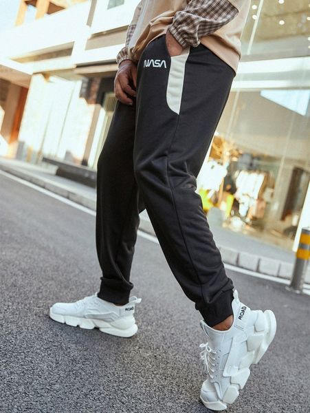 extended sizes men contrast panel letter graphic drawstring waist sweatpants i7sn#, Black
extended sizes men contrast panel letter graphic drawstring waist sweatpants i7sn#, Black