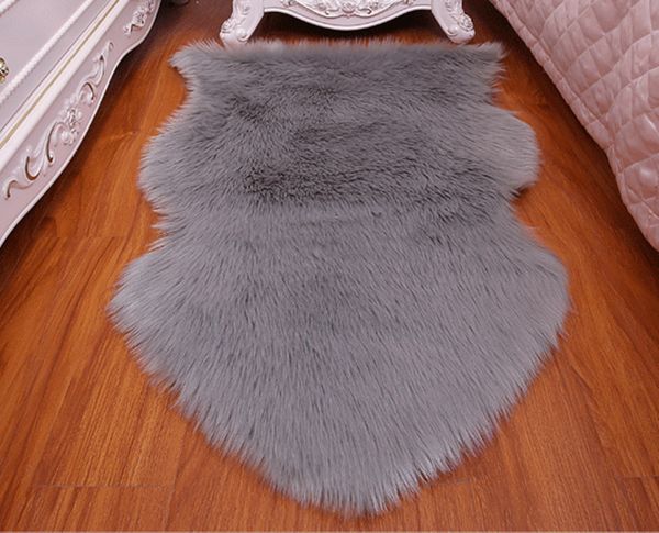 imitation sheepskin leather cushion nordic style irregular shaped carpet living room 6cm plush can be customized
imitation sheepskin leather cushion nordic style irregular shaped carpet living room 6cm plush can be customized