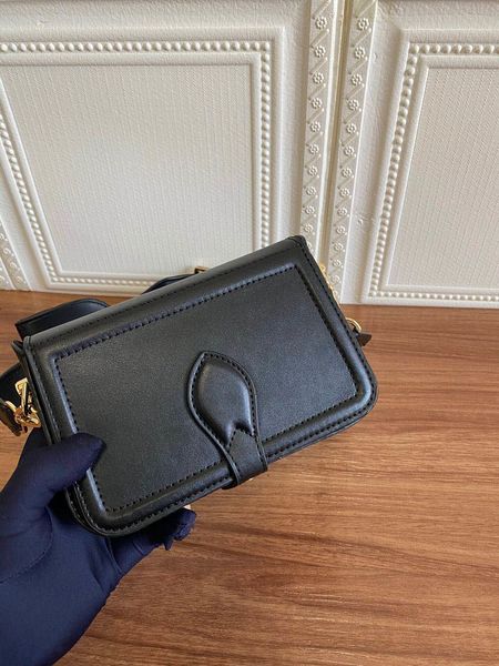 2020 new original luxury designer bag purse officier handbag mono cowhide leather tote ladies chain shoulder bags crossbodys, Black;red
2020 new original luxury designer bag purse officier handbag mono cowhide leather tote ladies chain shoulder bags crossbodys, Black;red