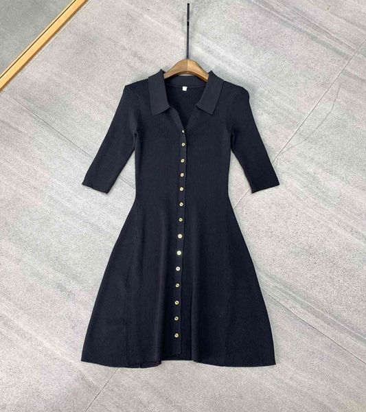 dsigners summer new maje knitted dress lapel single breasted slim fitting short sleeve dress and striped sweater, White;black
dsigners summer new maje knitted dress lapel single breasted slim fitting short sleeve dress and striped sweater, White;black