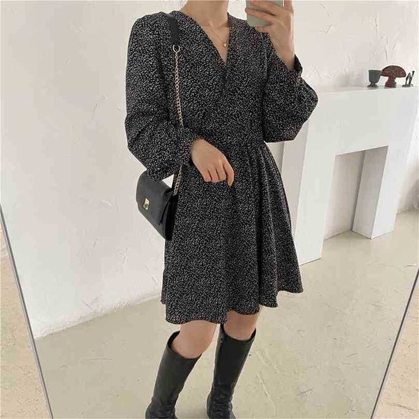 plus size gentle sweet v-neck florals printed summer women femme prom a-line slim mini dresses vestidos 210525, Black;gray
plus size gentle sweet v-neck florals printed summer women femme prom a-line slim mini dresses vestidos 210525, Black;gray