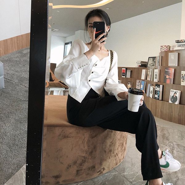 2021 new women's long sleeve shirt and square collar, retro, chic, fashionable, unified, shorts, buttons, simple, casual, irregular, ha, Black;white
2021 new women's long sleeve shirt and square collar, retro, chic, fashionable, unified, shorts, buttons, simple, casual, irregular, ha, Black;white