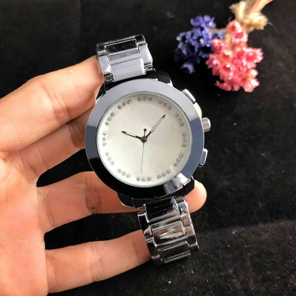alloy fashion business exquisite men and women couple quartz watch rose gold original jewelry gift wristwatches, Slivery;brown
alloy fashion business exquisite men and women couple quartz watch rose gold original jewelry gift wristwatches, Slivery;brown