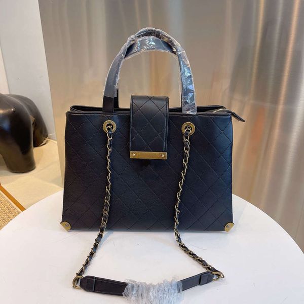 shopping bag handbag black quality super good leather soft and versatile simple atmosphere large capacity and practical
shopping bag handbag black quality super good leather soft and versatile simple atmosphere large capacity and practical