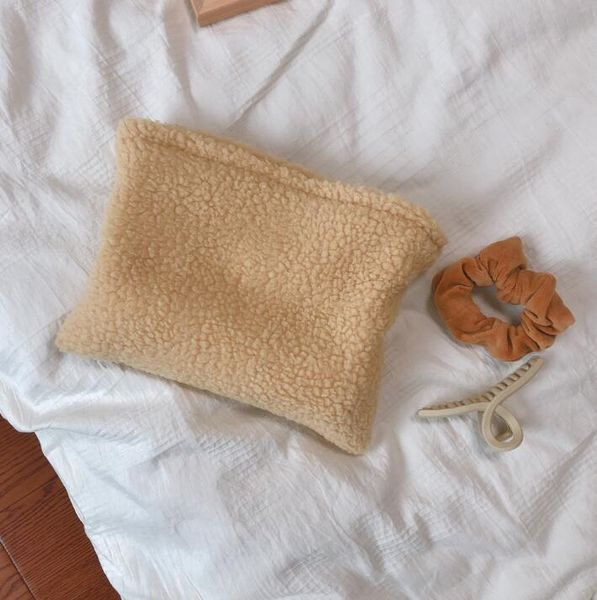 dhl30pcs women solid retro warm lambswool large capacity square cosmetic bag winter mix color bags & cases
dhl30pcs women solid retro warm lambswool large capacity square cosmetic bag winter mix color bags & cases