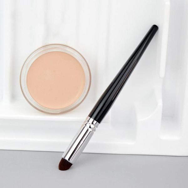 makeup brushes professional beauty powder blush brush cosmetic eye shadow foundation concealer contour portable travel tool
makeup brushes professional beauty powder blush brush cosmetic eye shadow foundation concealer contour portable travel tool