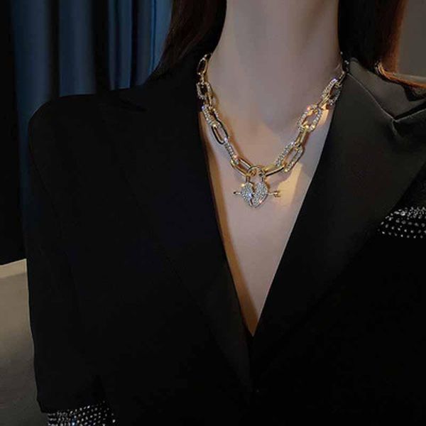 chains 2021 women's zircon fashion trendy meta love clavicle chain light luxury geometric design sense jewelry neck, Silver
chains 2021 women's zircon fashion trendy meta love clavicle chain light luxury geometric design sense jewelry neck, Silver