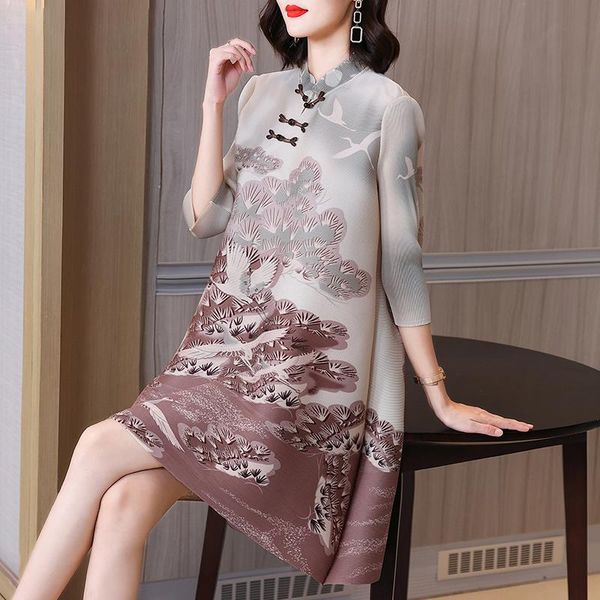 casual dresses vintage dress plus size for woman 45-75kg autumn stand collar printed stretch miyake pleated loose a-line mother's cloth, Black;gray
casual dresses vintage dress plus size for woman 45-75kg autumn stand collar printed stretch miyake pleated loose a-line mother's cloth, Black;gray