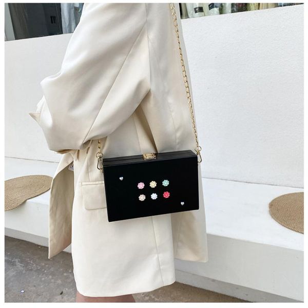 evening bags fresh mini flower decoration clutch simple and fashionable chain messenger mobile phone bag party all-match shoulder purse
evening bags fresh mini flower decoration clutch simple and fashionable chain messenger mobile phone bag party all-match shoulder purse