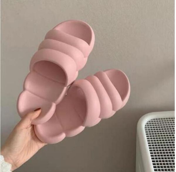 2021 women slippers high heels embroidery sandal floral brocade slipper flip flops striped beach causal sandals 22896123, Black
2021 women slippers high heels embroidery sandal floral brocade slipper flip flops striped beach causal sandals 22896123, Black