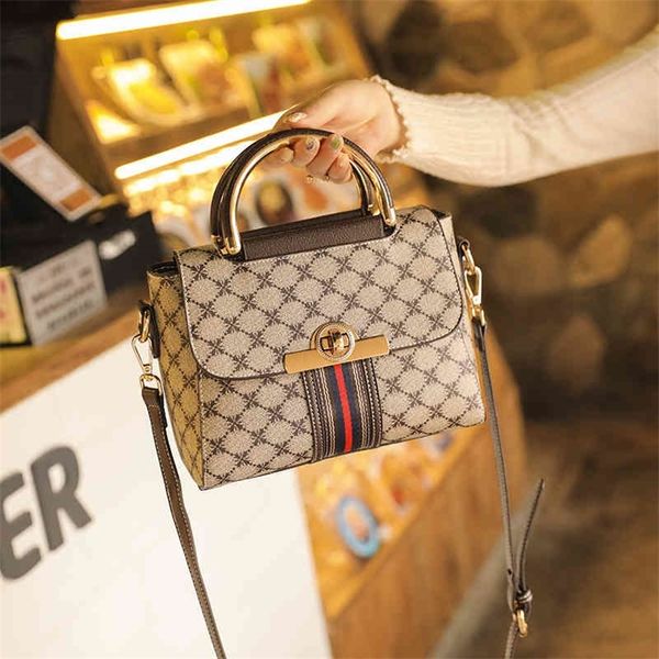 outlet sale 80% off fashion women's bag new fashion spring and summer printed hand single shoulder messenger small square
outlet sale 80% off fashion women's bag new fashion spring and summer printed hand single shoulder messenger small square
