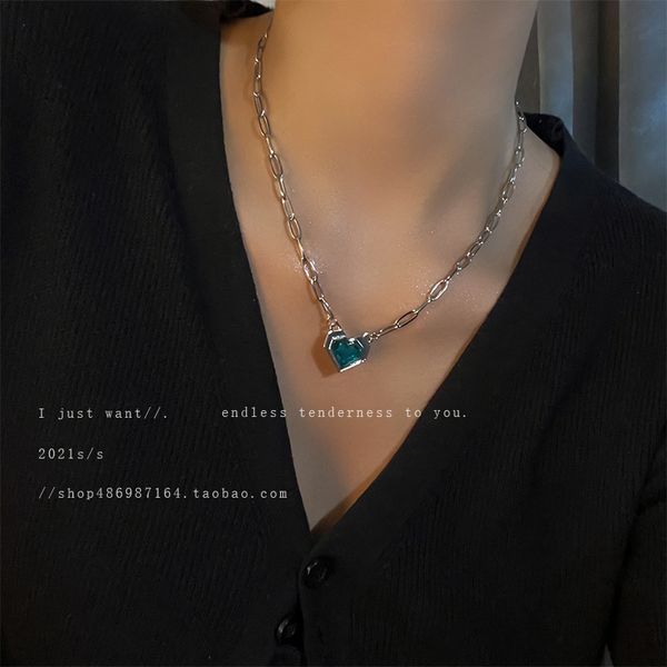 simple geometric crystal love korea east gate fashion metal cold wind clavicle chain personalized necklace female, Silver
simple geometric crystal love korea east gate fashion metal cold wind clavicle chain personalized necklace female, Silver