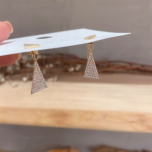 korean silver needle super flash full chandelier diamond personality simple versatile triangle earrings net red women's indifference
korean silver needle super flash full chandelier diamond personality simple versatile triangle earrings net red women's indifference