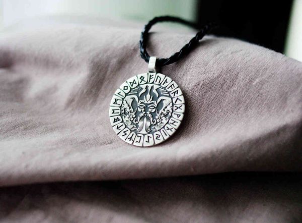 selling nordic viking odin wolf head crow lunawen pendant necklace men's fashion jewelry, Silver
selling nordic viking odin wolf head crow lunawen pendant necklace men's fashion jewelry, Silver