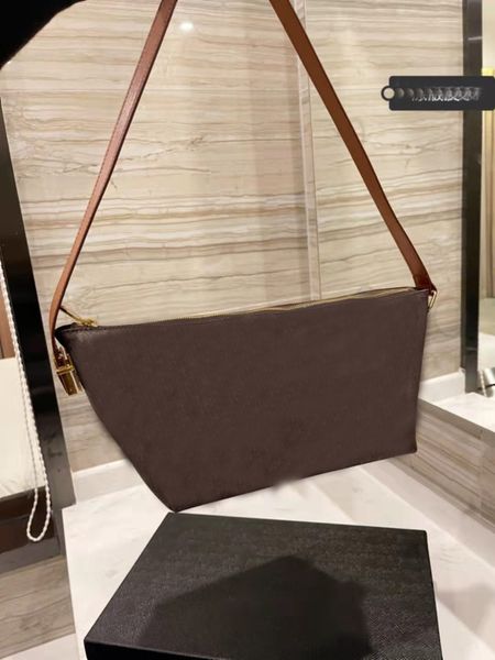 counter star crossbody bag, shoulder, handbag,rock bags, urban style, cool, large capacity, classic version, durable, versatile, and goddess
counter star crossbody bag, shoulder, handbag,rock bags, urban style, cool, large capacity, classic version, durable, versatile, and goddess