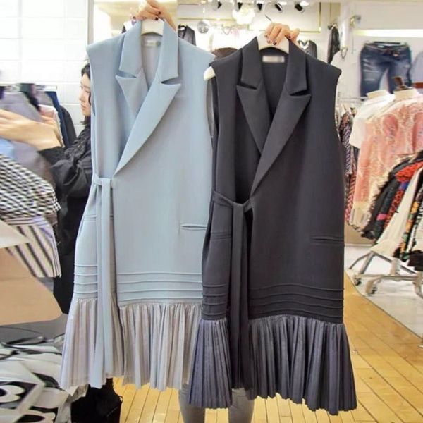 summer minimalist sleeveless simple ladies casual lace-up pleated waistcoat with ruffle stitching blazer dress 210510, Black;gray
summer minimalist sleeveless simple ladies casual lace-up pleated waistcoat with ruffle stitching blazer dress 210510, Black;gray