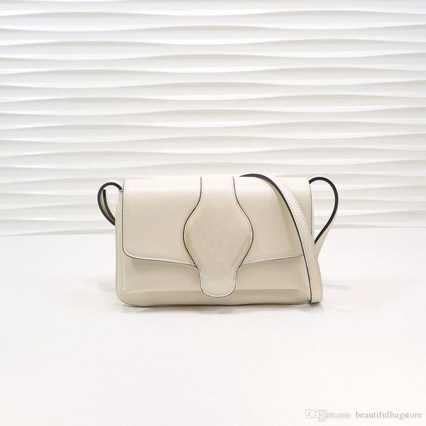 2021 luxury designer messenger shoulder bag leather material letter decoration casual fashion style design g 550129
2021 luxury designer messenger shoulder bag leather material letter decoration casual fashion style design g 550129