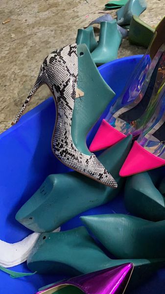snake 20 fashion women sneakers red bottom heels so kate style 8cm 10cm 12cm round pointed toes pumps bottoms spikes high heels dress shoes, Black
snake 20 fashion women sneakers red bottom heels so kate style 8cm 10cm 12cm round pointed toes pumps bottoms spikes high heels dress shoes, Black