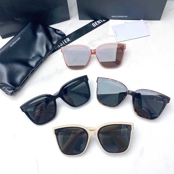sunglasses 2021 korea gm brand women gentle rick men acetate monster polarize designer sun glasses with oringnal case, White;black
sunglasses 2021 korea gm brand women gentle rick men acetate monster polarize designer sun glasses with oringnal case, White;black