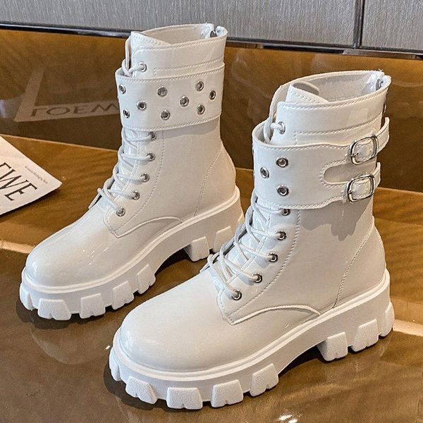 boots the fall/winter 2021 patent leather thick-soled solid color lace-up black boot for lady
boots the fall/winter 2021 patent leather thick-soled solid color lace-up black boot for lady