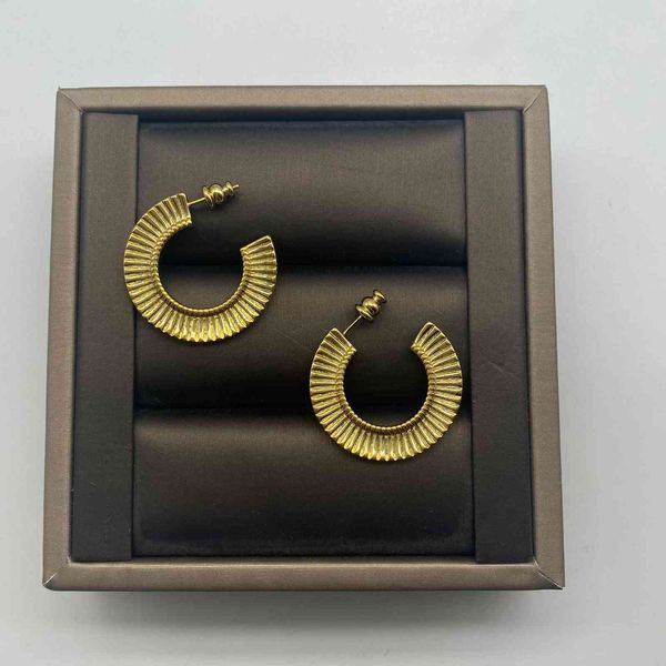 special offer 2021 luxury designer jewelry / new french style half circle fan-shaped vertical stripe simple wind net red same earrings, Silver
special offer 2021 luxury designer jewelry / new french style half circle fan-shaped vertical stripe simple wind net red same earrings, Silver