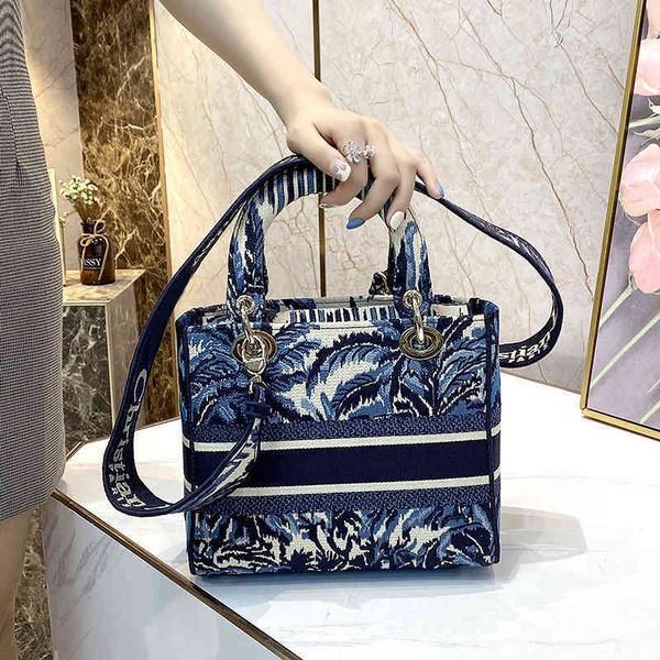 70% off design hand women's 2021 new high end luxury leather women's bag yjeo, Red;black
70% off design hand women's 2021 new high end luxury leather women's bag yjeo, Red;black
