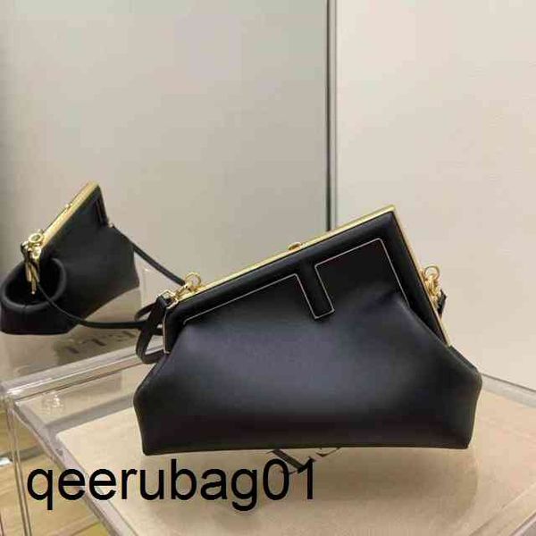 luxury genuine leather fendiis' bags bag fend designer women handbags luxurys series metal wrapped handbag single shoulder messenger yu
luxury genuine leather fendiis' bags bag fend designer women handbags luxurys series metal wrapped handbag single shoulder messenger yu