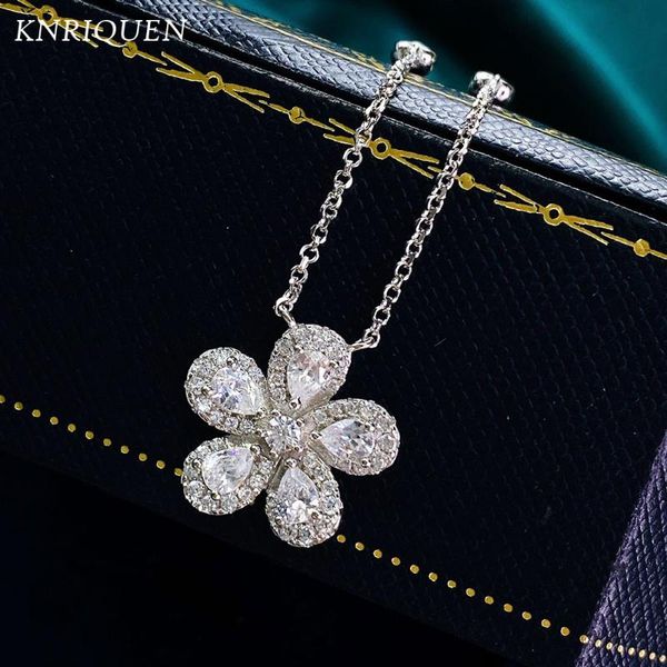 women's 925 sterling silver chain necklace romantic moissanite diamond flower pendant wedding fine jewelry anniversary gift chains
women's 925 sterling silver chain necklace romantic moissanite diamond flower pendant wedding fine jewelry anniversary gift chains