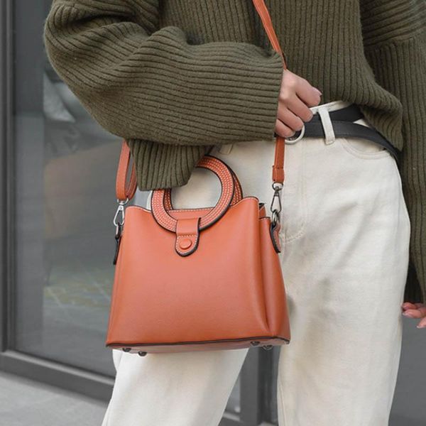 evening bags fashion ladies big tote handbags circular handle modest women crossbody on sale
evening bags fashion ladies big tote handbags circular handle modest women crossbody on sale