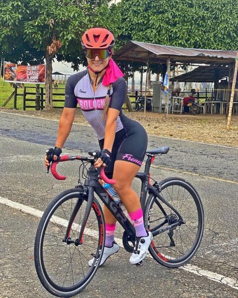 racing sets 2022 women's short sleeve cycling jersey skinsuit maillot ropa ciclismo bicycle clothing bike shirts jumpsuit f035, Black;blue
racing sets 2022 women's short sleeve cycling jersey skinsuit maillot ropa ciclismo bicycle clothing bike shirts jumpsuit f035, Black;blue