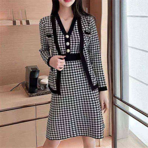 luxury dress thousand bird lattice suit skirt women's autumn v-neck suspender dresses small korean sweater cardigan celebrity two-piece, Black;gray
luxury dress thousand bird lattice suit skirt women's autumn v-neck suspender dresses small korean sweater cardigan celebrity two-piece, Black;gray