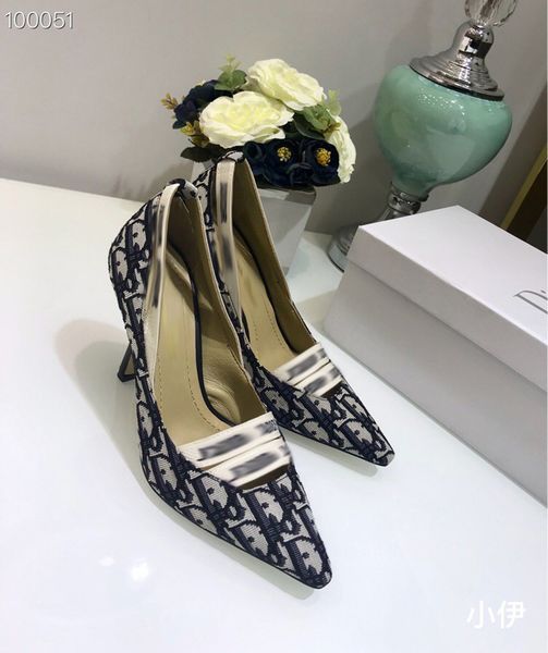 2021 good quality fashion women luxurys designers shoes designer sandals womens luxury high heels sandal dress shoess with box size 35-42 -c, Black
2021 good quality fashion women luxurys designers shoes designer sandals womens luxury high heels sandal dress shoess with box size 35-42 -c, Black