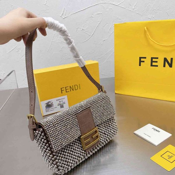 2021 new fashion net red versatile niche design staff water drill pearl underarm bag high class women's bag single shoulder zmm
2021 new fashion net red versatile niche design staff water drill pearl underarm bag high class women's bag single shoulder zmm