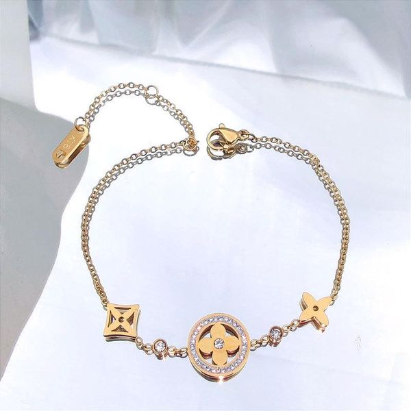 charm bracelets simple trend flower four-leaf clover lucky grass titanium steel bracelet female hollow set zircon jewelry, Golden;silver
charm bracelets simple trend flower four-leaf clover lucky grass titanium steel bracelet female hollow set zircon jewelry, Golden;silver
