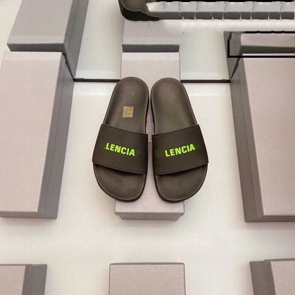 paris couple beach sandals fashion british flat slippers full package high end guangzhou women's shoes, Black
paris couple beach sandals fashion british flat slippers full package high end guangzhou women's shoes, Black