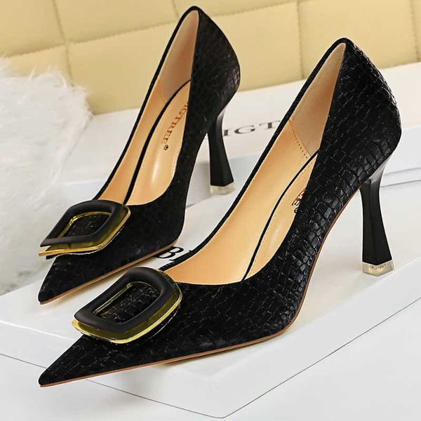 classic luxury designer shoes new women pumps square buckle stone pattern kitten heels high ladies large size 43 paris wholesale, Black
classic luxury designer shoes new women pumps square buckle stone pattern kitten heels high ladies large size 43 paris wholesale, Black