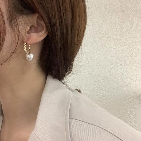 dangle & chandelier heart earrings c shape twist metal pearl eardrop vintage charm fashion jewelry for women 2021 elegant accessories wholes, Silver
dangle & chandelier heart earrings c shape twist metal pearl eardrop vintage charm fashion jewelry for women 2021 elegant accessories wholes, Silver