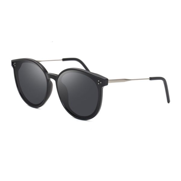 2021 new sunglass women's polarized sunglass tr-90 metal nail 3196, White;black
2021 new sunglass women's polarized sunglass tr-90 metal nail 3196, White;black