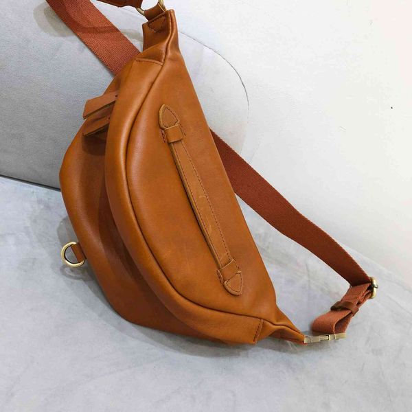 leather handmade leather chest bag saddle shoulder messenger bag large capacity men's and women's style handbag
leather handmade leather chest bag saddle shoulder messenger bag large capacity men's and women's style handbag