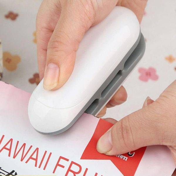 bag clips kitchen accessories mini sealing machine portable heat plastic package storage handy sticker and seals for food snack
bag clips kitchen accessories mini sealing machine portable heat plastic package storage handy sticker and seals for food snack