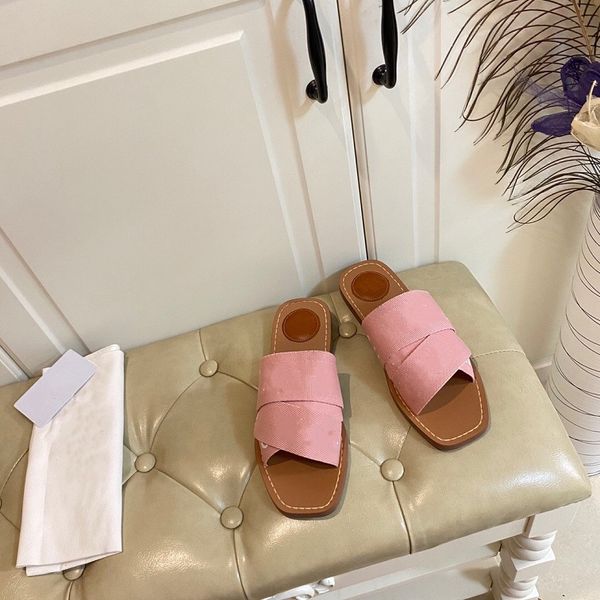 2021 brand luxury women slippers cross braided large letter surfaces leather midsole it looks great with dresses skirts jeans include box an, Black
2021 brand luxury women slippers cross braided large letter surfaces leather midsole it looks great with dresses skirts jeans include box an, Black