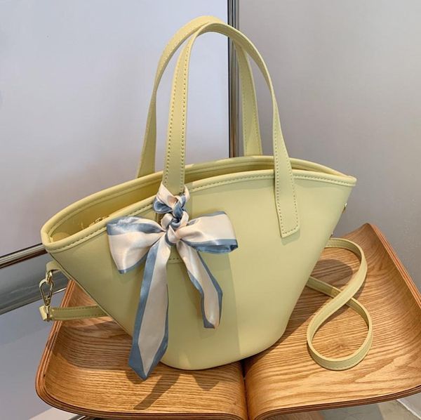evening bags 2021 net celebrity fashion ladies single-shoulder western style bucket bag messenger large-capacity silk scarf pure color
evening bags 2021 net celebrity fashion ladies single-shoulder western style bucket bag messenger large-capacity silk scarf pure color