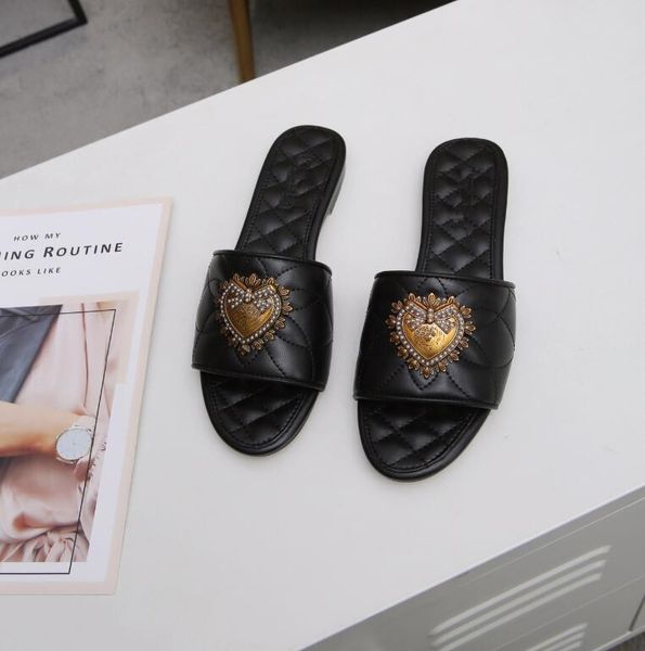 italy sliders mens womens summer sandals beach slippers ladies flip flops loafers black white pink blue slides chaussures shoes dg118
italy sliders mens womens summer sandals beach slippers ladies flip flops loafers black white pink blue slides chaussures shoes dg118