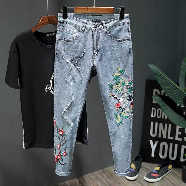 mens jeans spring autumn embroidery ripped holes pockets stretch beggar cropped trousers zipper retro denim pencil pants x0621, Blue
mens jeans spring autumn embroidery ripped holes pockets stretch beggar cropped trousers zipper retro denim pencil pants x0621, Blue