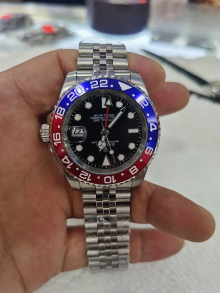 with original box mens wristwatch 316l stainless steel blue red pepsi watch automatic gmt movement limited watches orologio di lusso master, Slivery;brown 
with original box mens wristwatch 316l stainless steel blue red pepsi watch automatic gmt movement limited watches orologio di lusso master, Slivery;brown